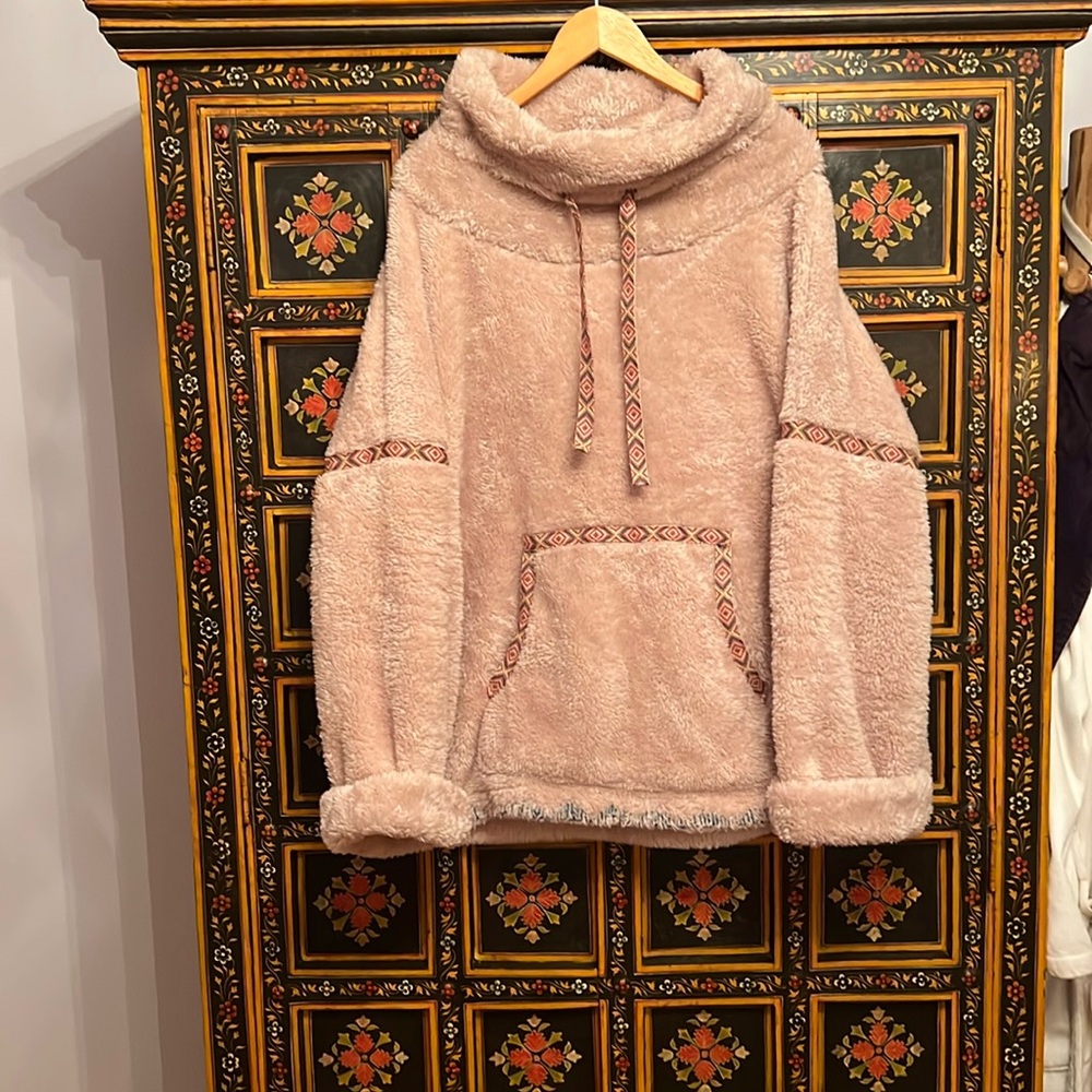 Ultra Cozy Sundance Faux Fur Sweatshirt Size XL